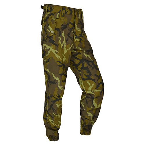 Nye originale tjekkiske M95 camo bukser i slidstærk ripstop-kvalitet med militært camouflage-mønster.